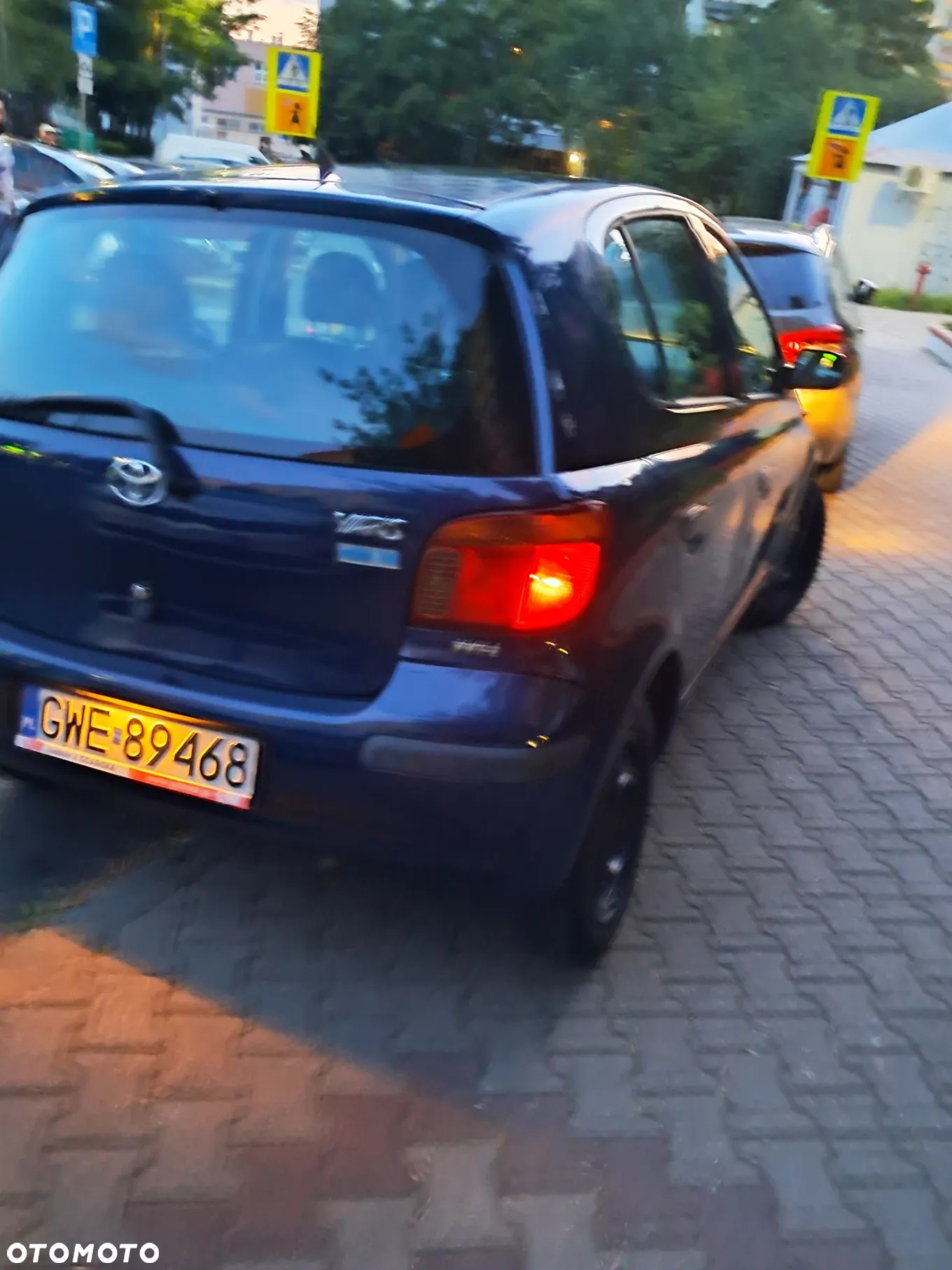 Toyota Yaris 1.0 Base - 4