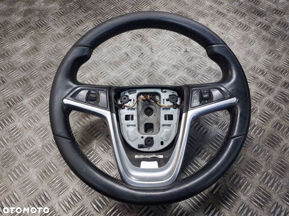 KIEROWNICA OPEL ASTRA J 13351021 - 1