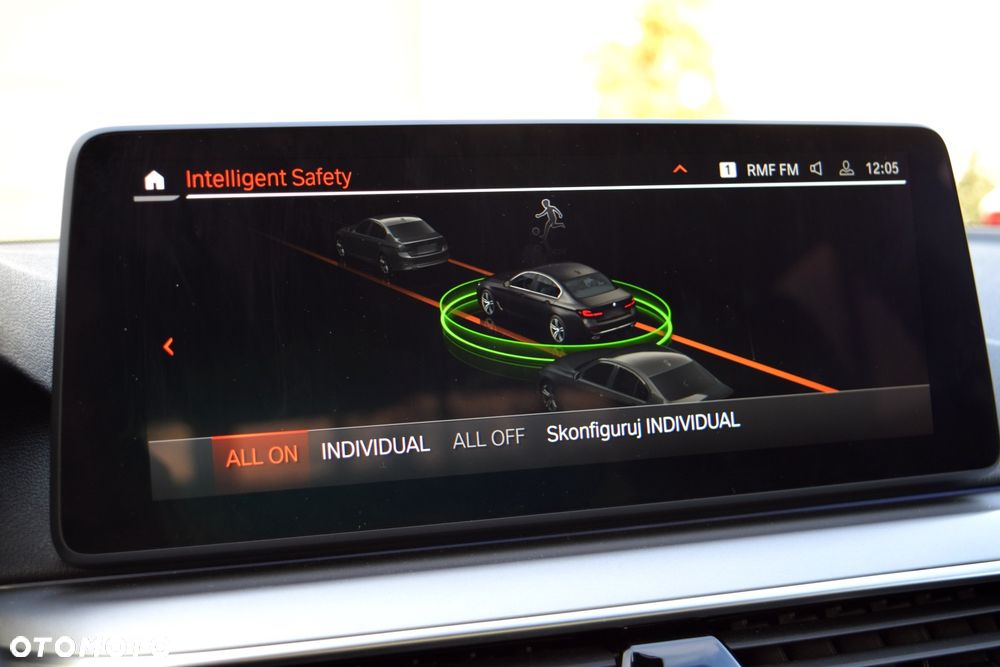 BMW Seria 5 530i xDrive Luxury Line sport - 26