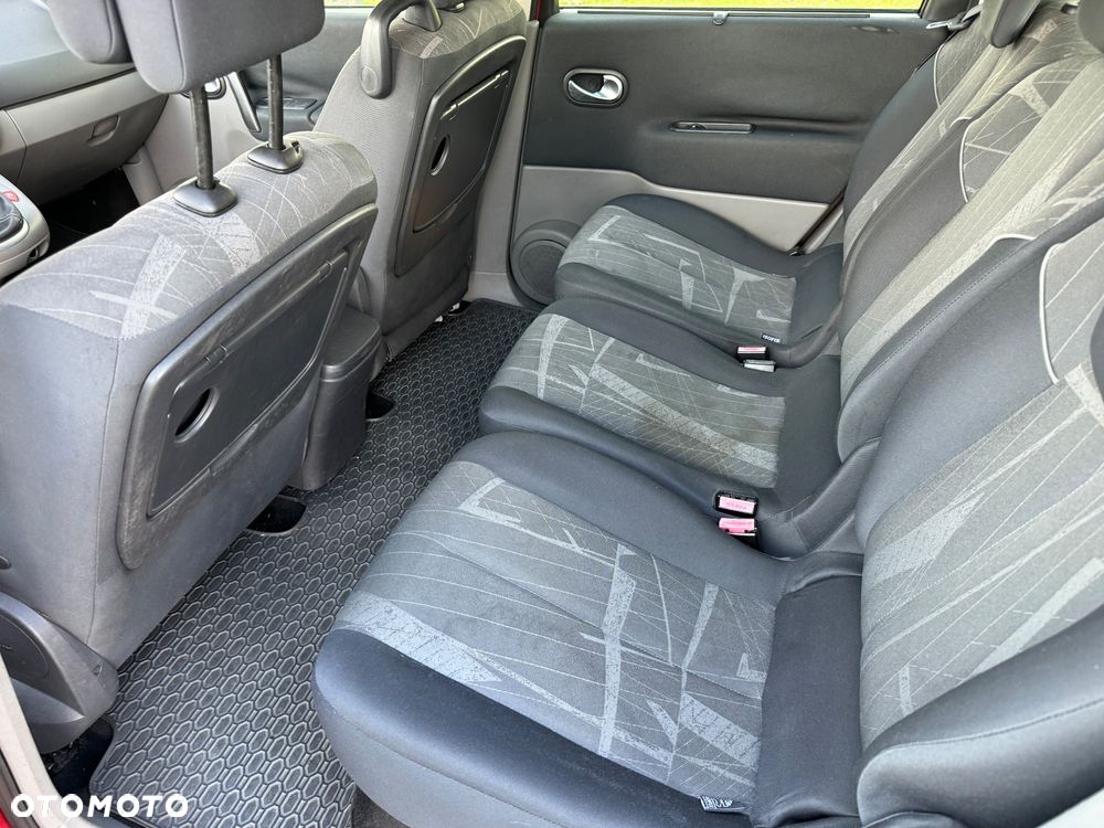 Renault Scenic 1.6 16V Confort Expression - 12