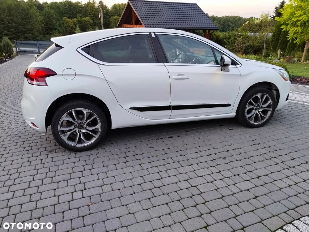 Citroën DS4 1.6 HDi SoChic - 12