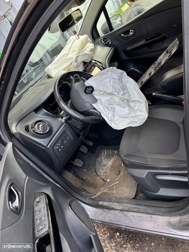 Renault Captur de 2016 a Gasolina para peças - 8