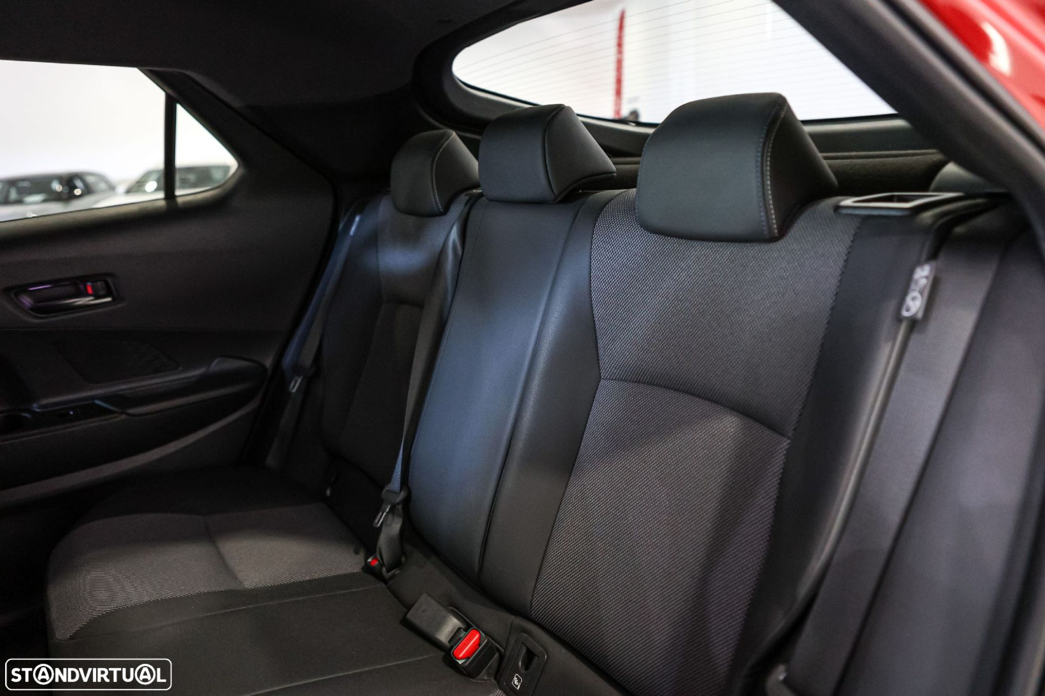 Toyota C-HR - 9
