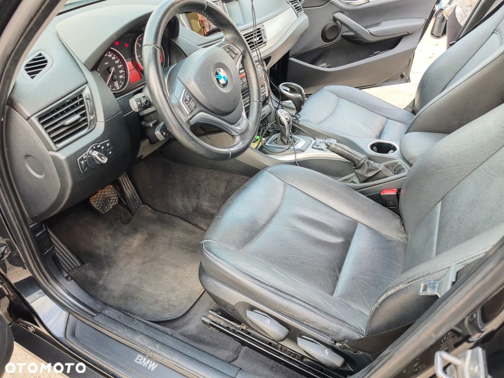 BMW X1 xDrive18d - 11