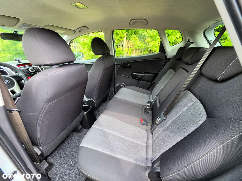 Kia Venga 1.4 M - 11