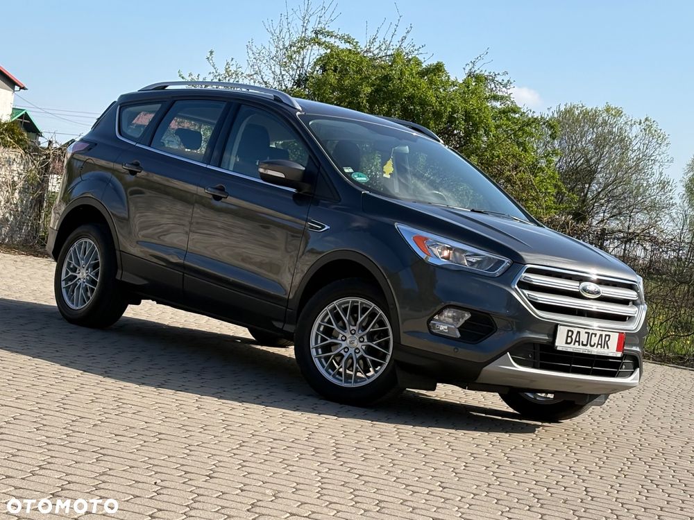 Ford Kuga 1.5 EcoBoost 2x4 Titanium - 1