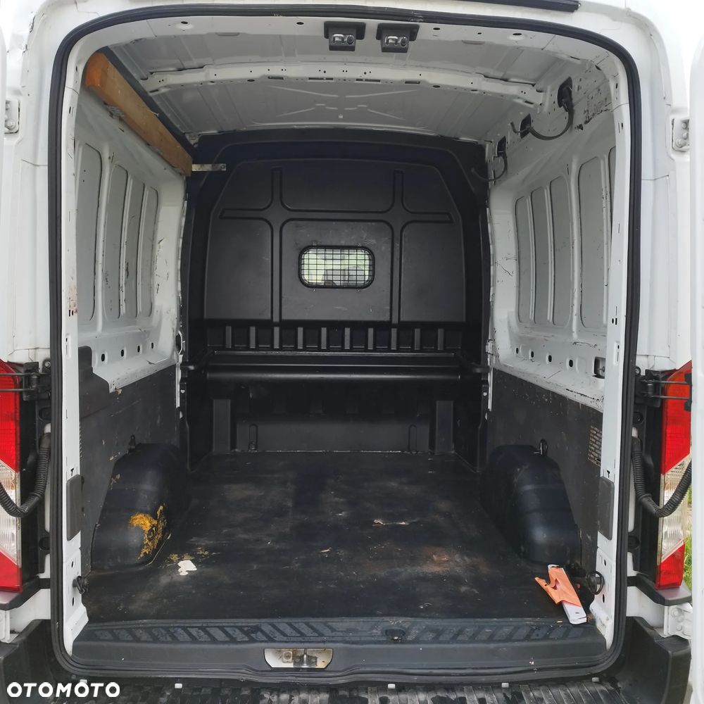 Ford Transit - 13