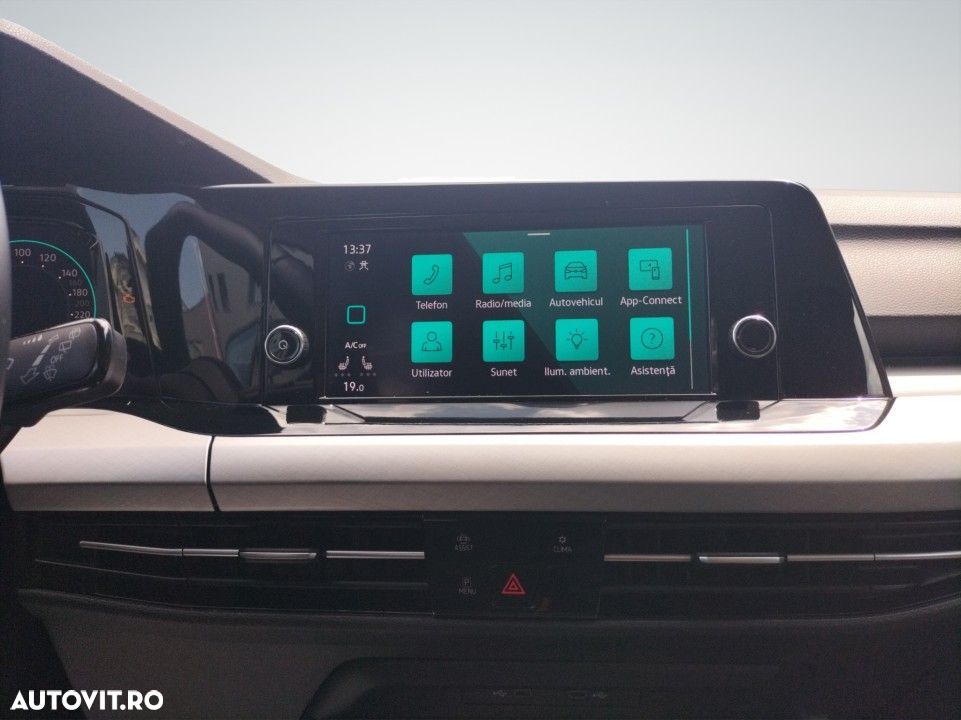 Volkswagen Golf 1.5 eTSI DSG MHEV Life - 17