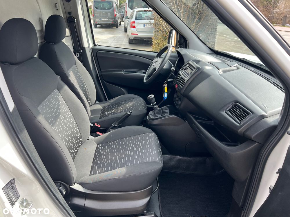 Opel COMBO - 24
