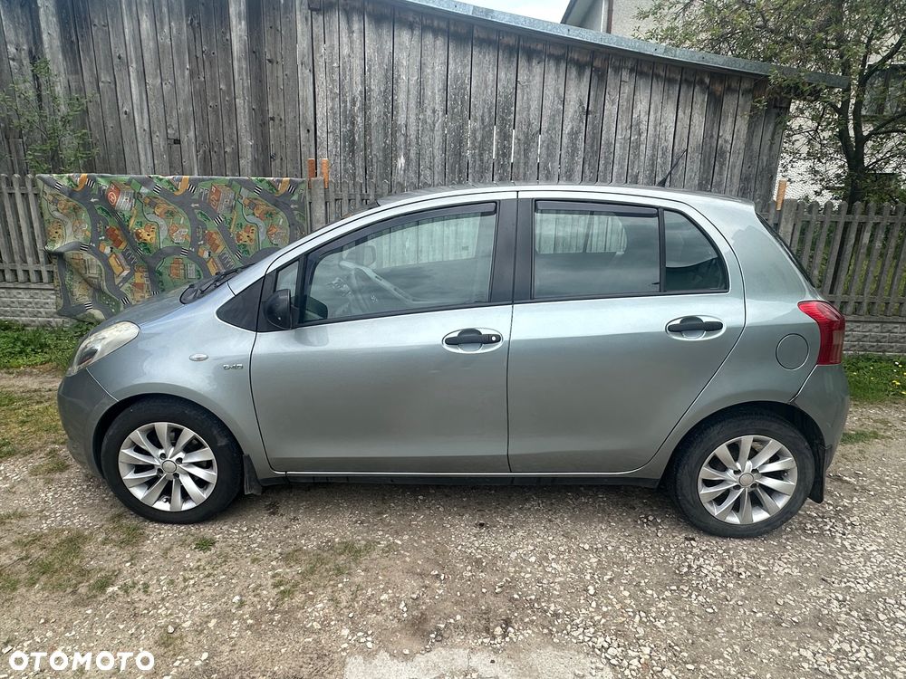 Toyota Yaris - 2