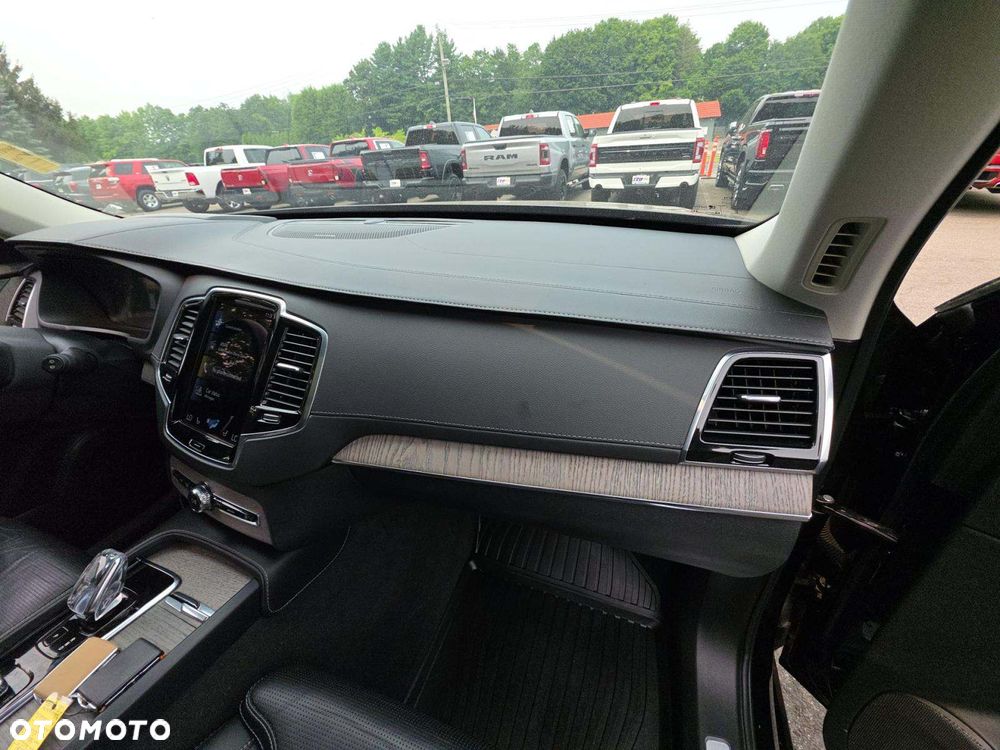 Volvo XC 90 - 8