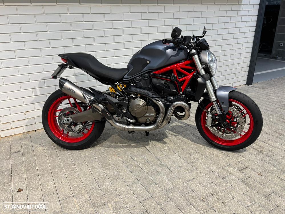 Ducati Monster 821 - 4