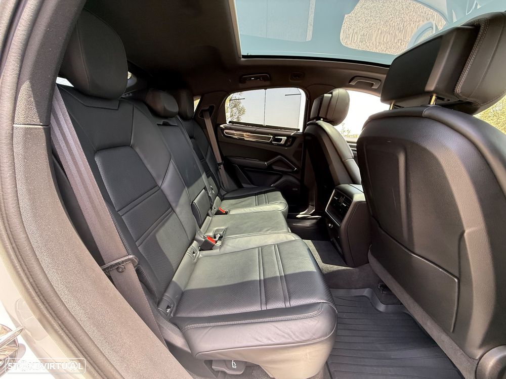Porsche Cayenne Coupé S Platinum Edition - 14