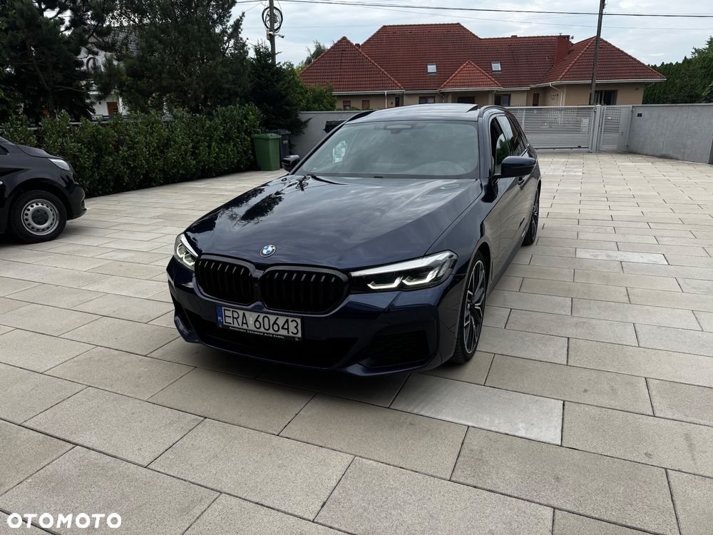 BMW Seria 5 540d xDrive mHEV M Sport sport - 2