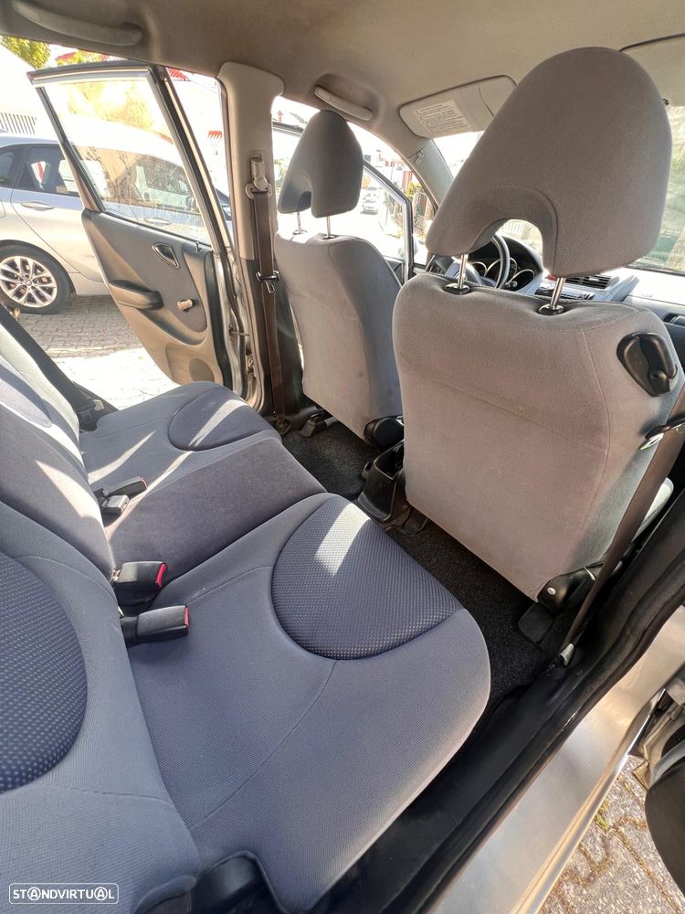 Honda Jazz 1.2 LS AC - 12