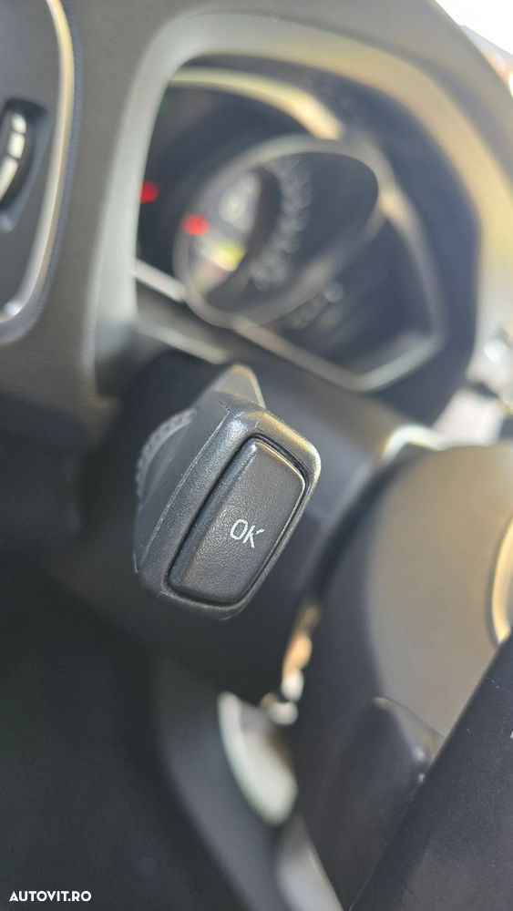 Volvo V40 D3 Aut Momentum - 14