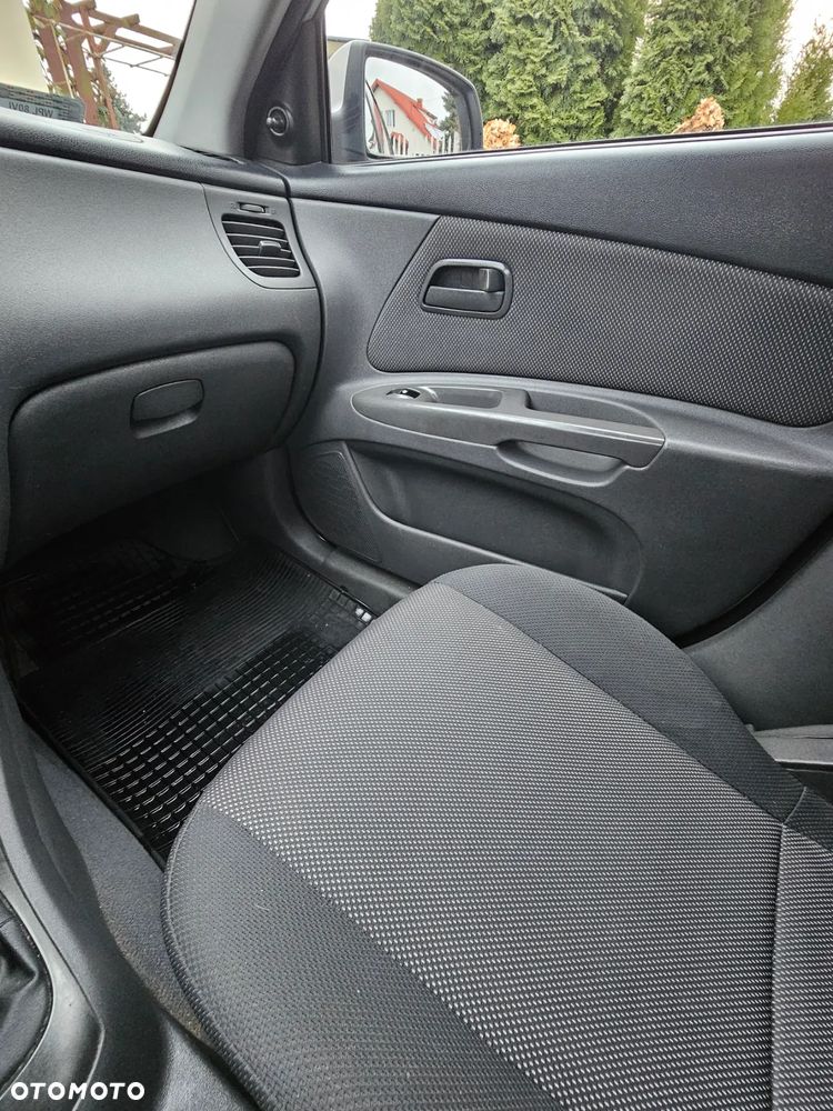 Kia Rio - 23