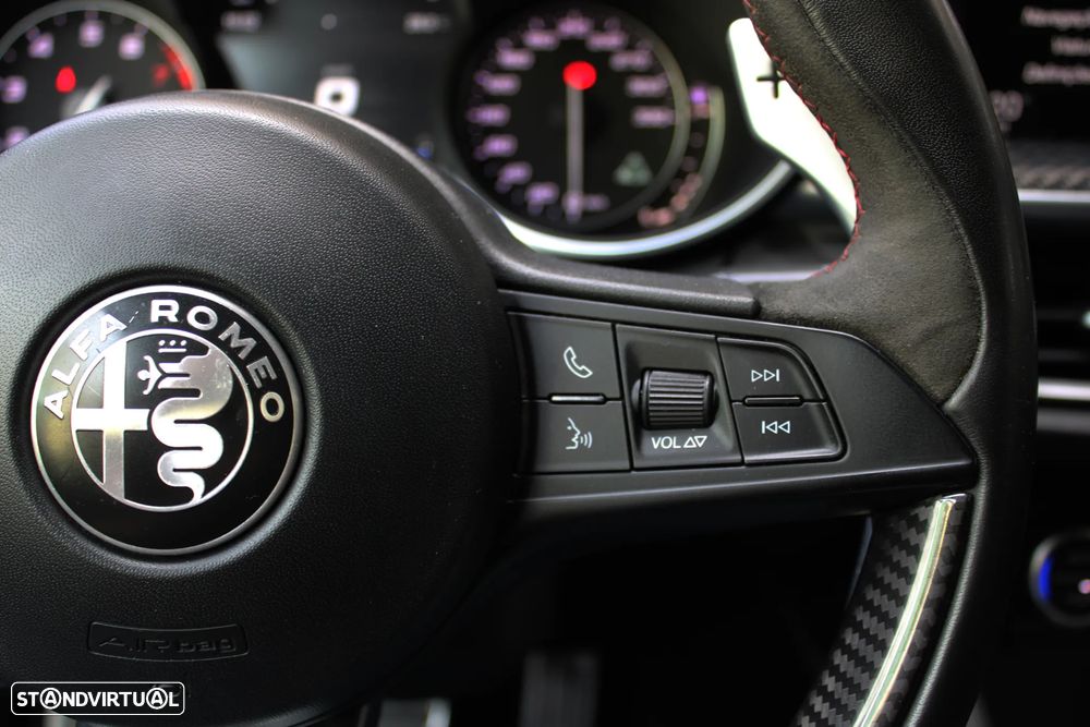 Alfa Romeo Stelvio V6 2.9 Bi-Turbo AT8-Q4 Quadrifoglio - 37