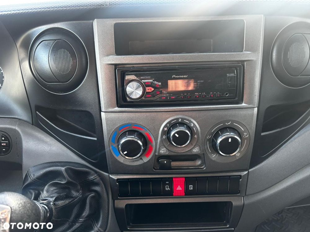 Iveco Daily Doka Dubelkabina 7 osób z wywrotką - 16