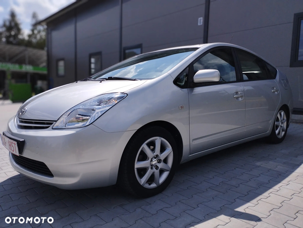 Toyota Prius (Hybrid)