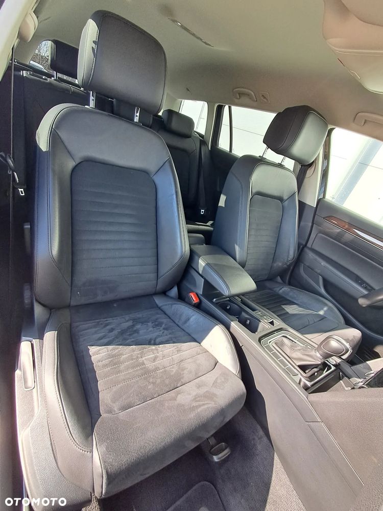 Volkswagen Passat - 12