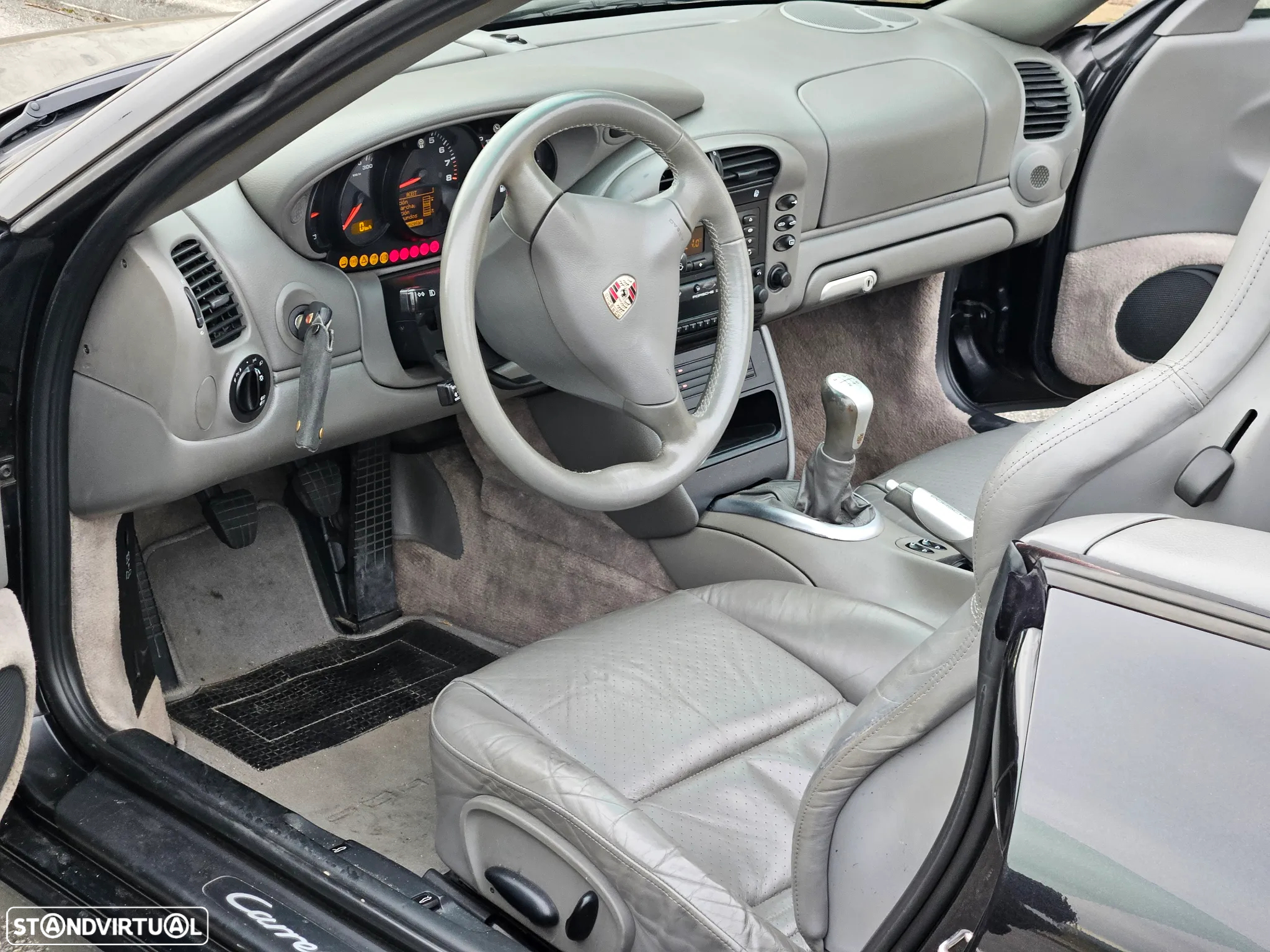 Porsche 911 (996) Carrera 4 - 24