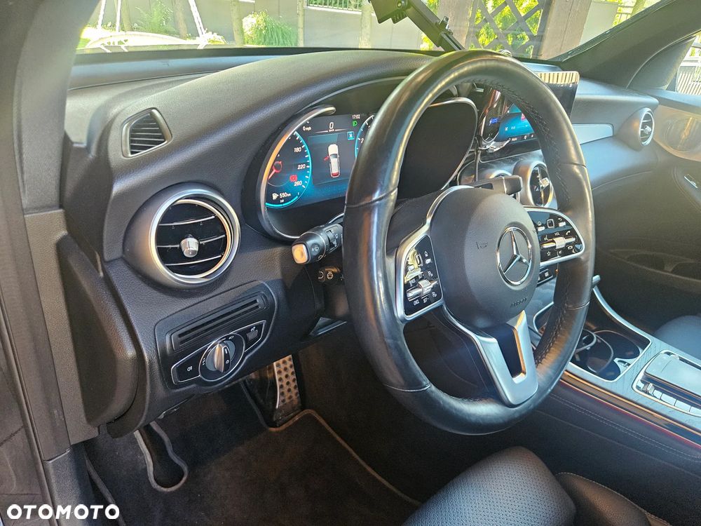 Mercedes-Benz GLC 300 4Matic 9G-TRONIC AMG Line - 27