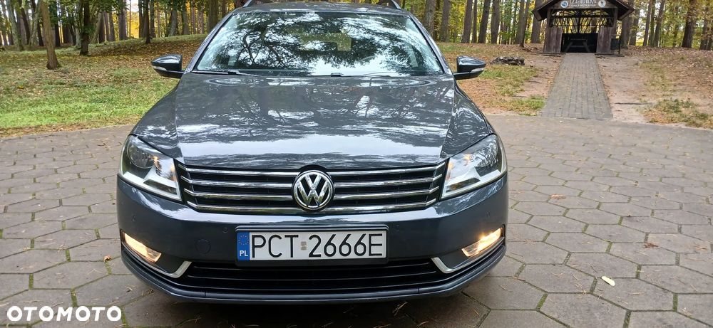 Volkswagen Passat 1.6 TDI DPF BlueMot Highline - 11