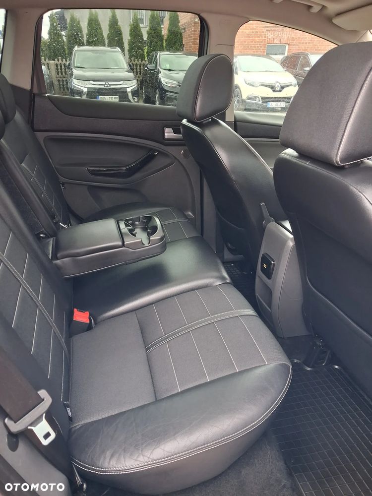 Ford Kuga - 13