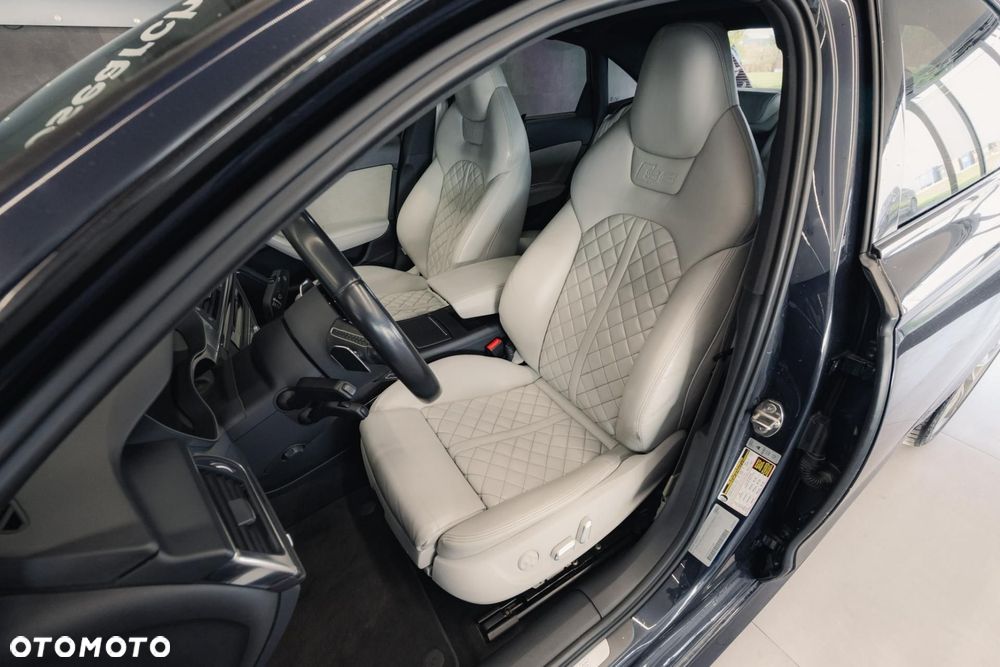 Audi S6 Limousine - 13
