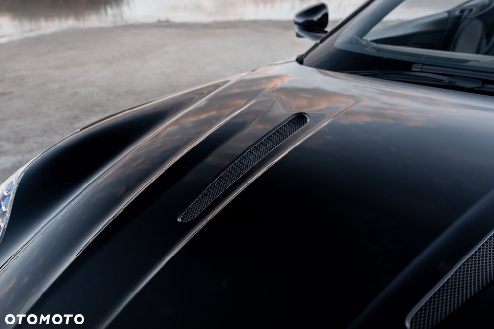 Aston Martin DB - 10