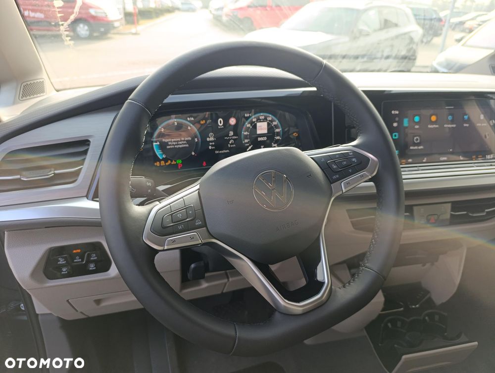 Volkswagen Multivan - 10