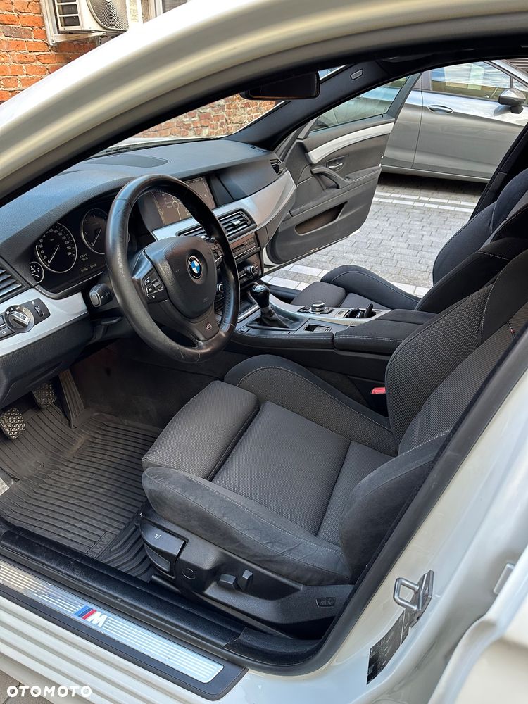 BMW Seria 5 525d - 14