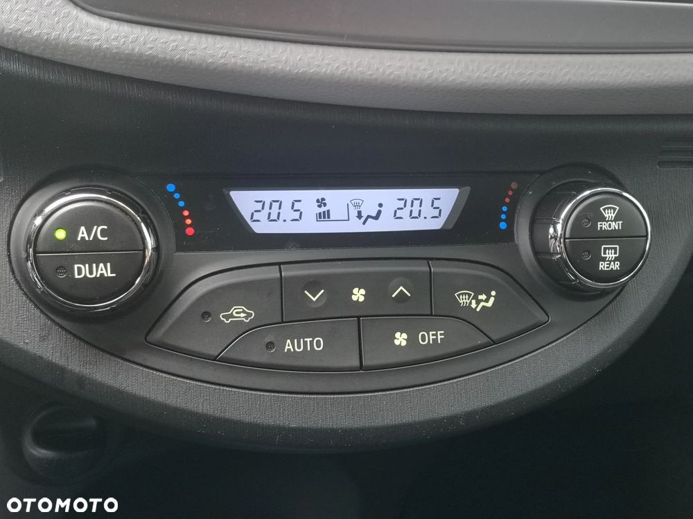 Toyota Yaris 1.5 VVT-i Style - 22