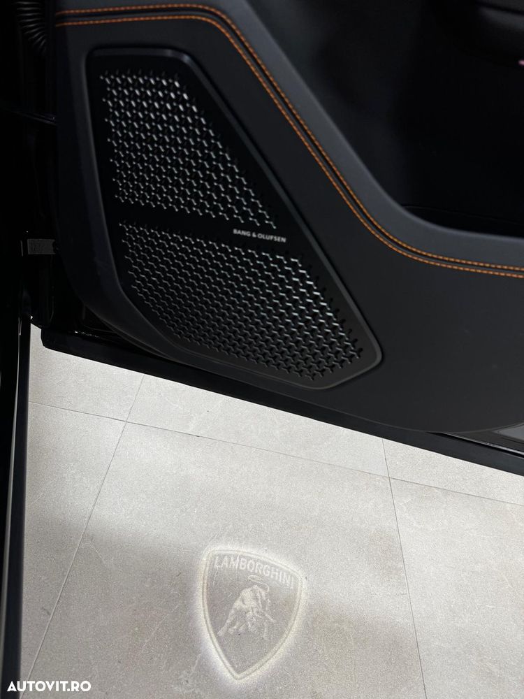 Lamborghini URUS - 19