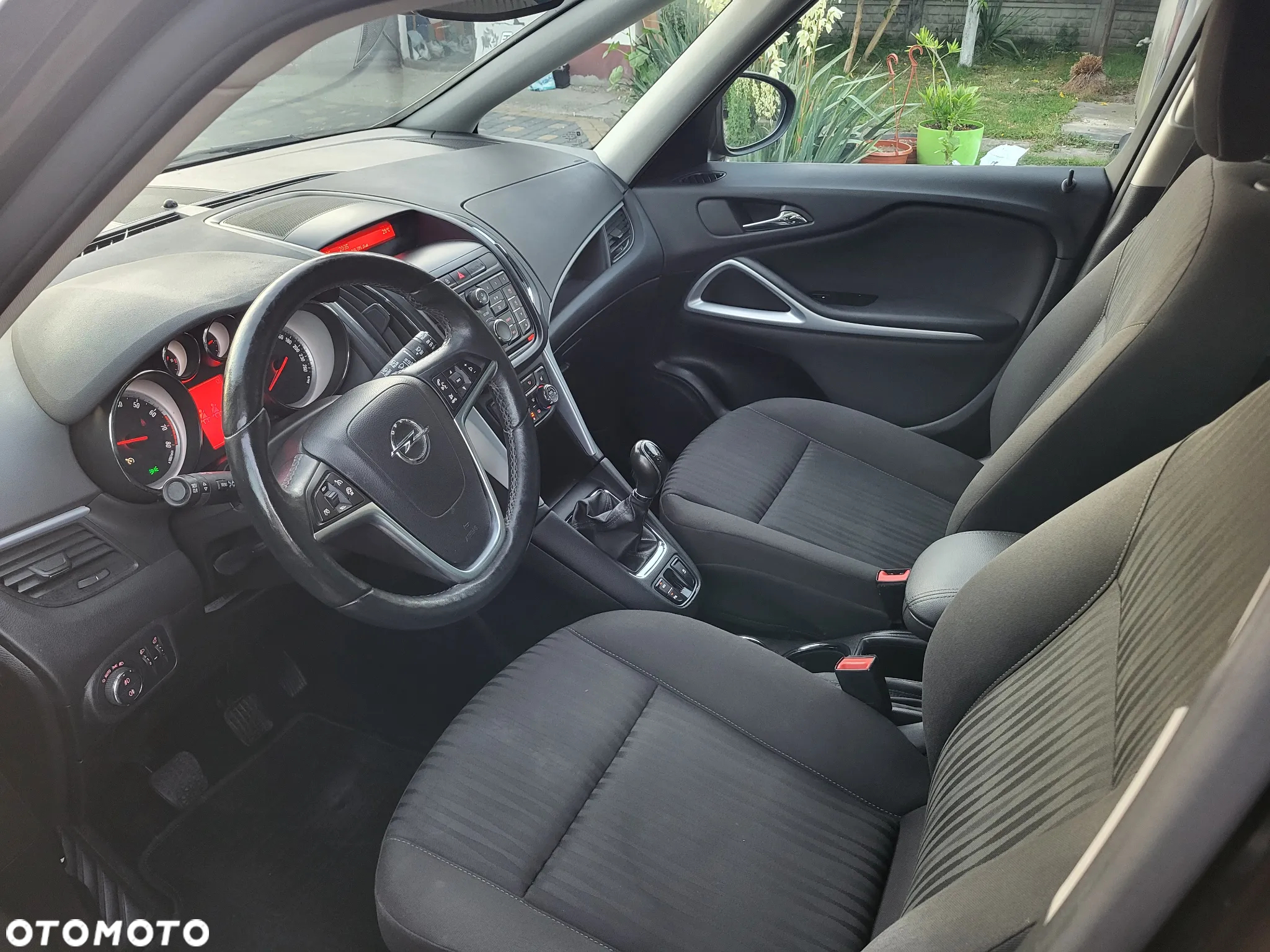 Opel Zafira 1.4 T Enjoy - 36