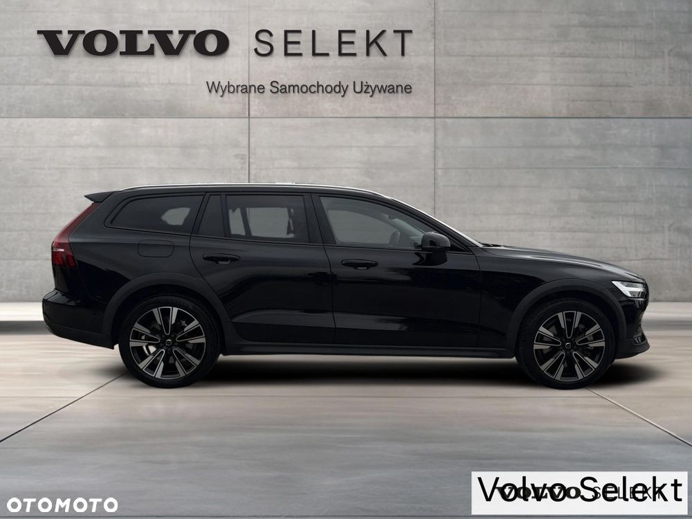Volvo V60 Cross Country - 8