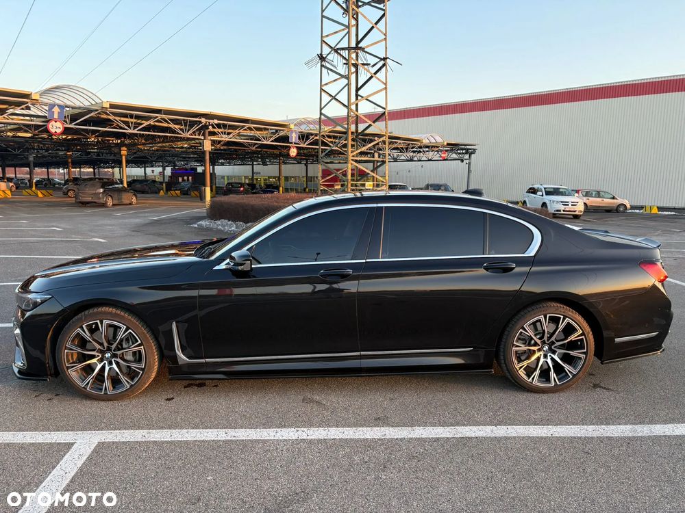 BMW Seria 7 750i xDrive sport - 1