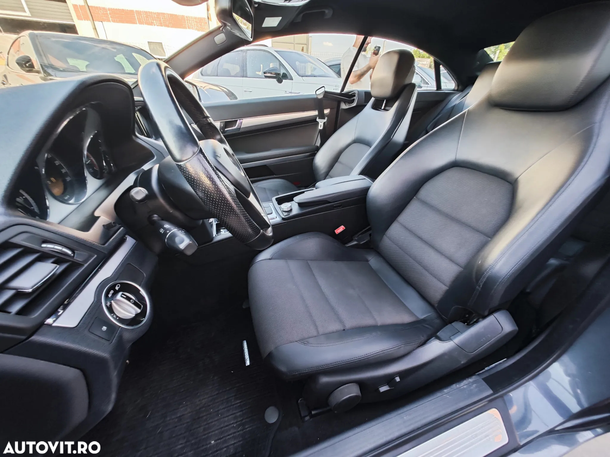 Mercedes-Benz E 220 CDI DPF Coupe BlueEFFICIENCY 7G-TRONIC Avantgarde - 10