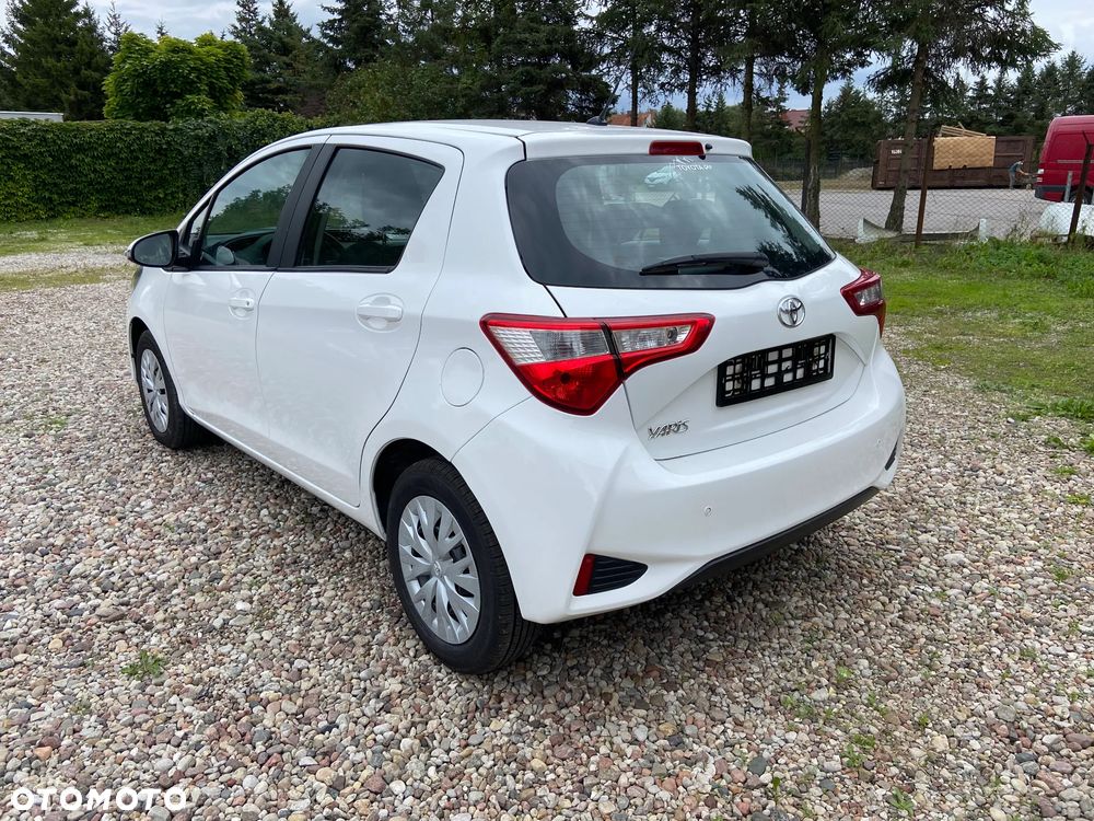 Toyota Yaris - 10
