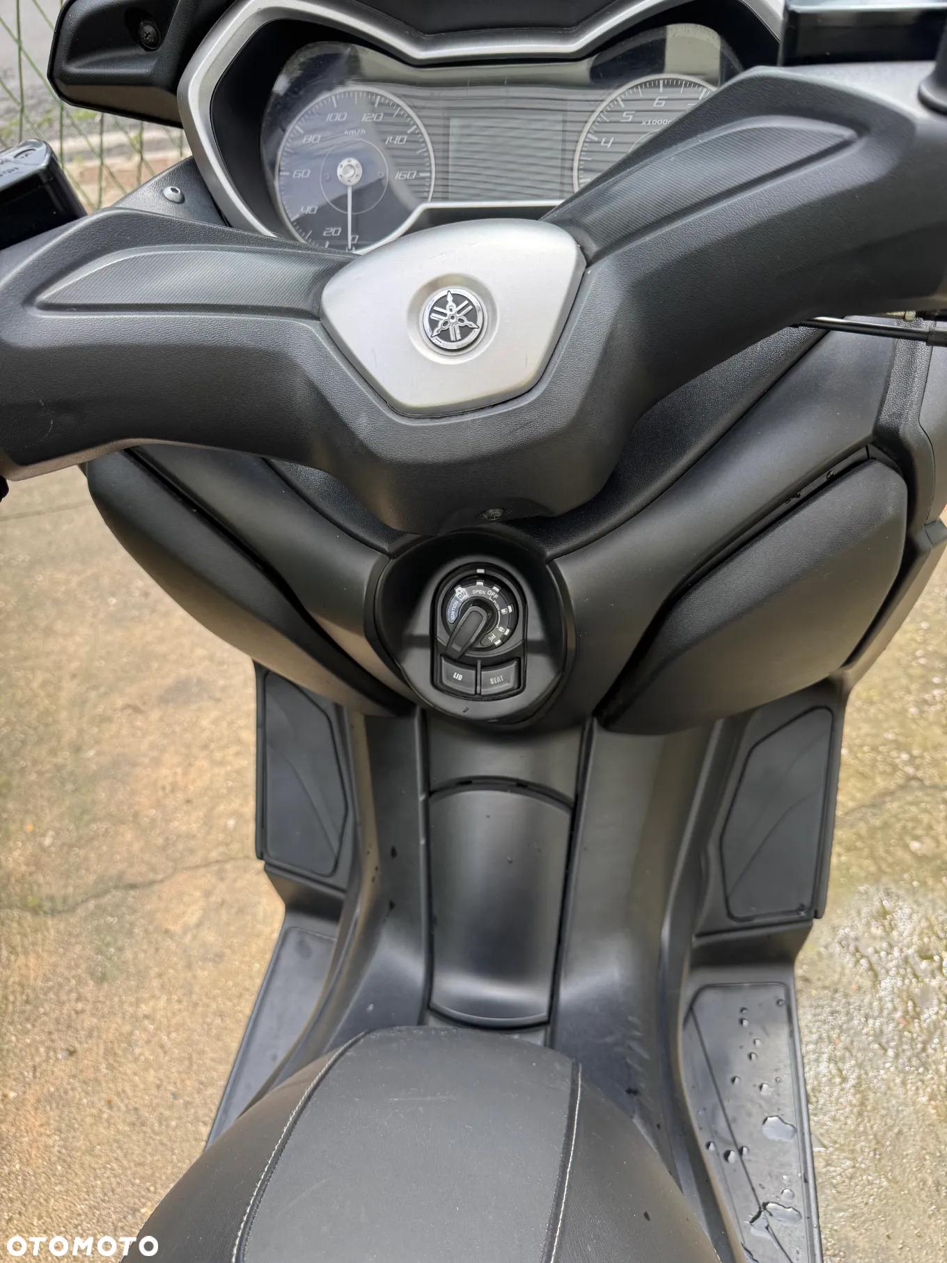 Yamaha X-max - 8