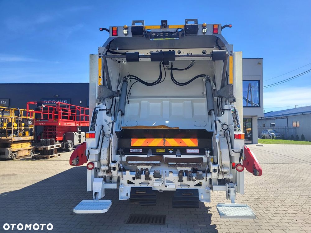 Renault D Wide - 7