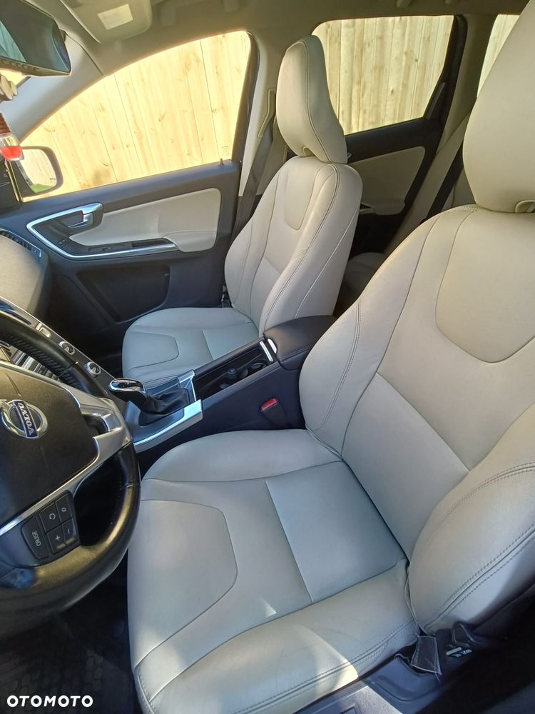 Volvo XC 60 T5 Geartronic Summum - 16