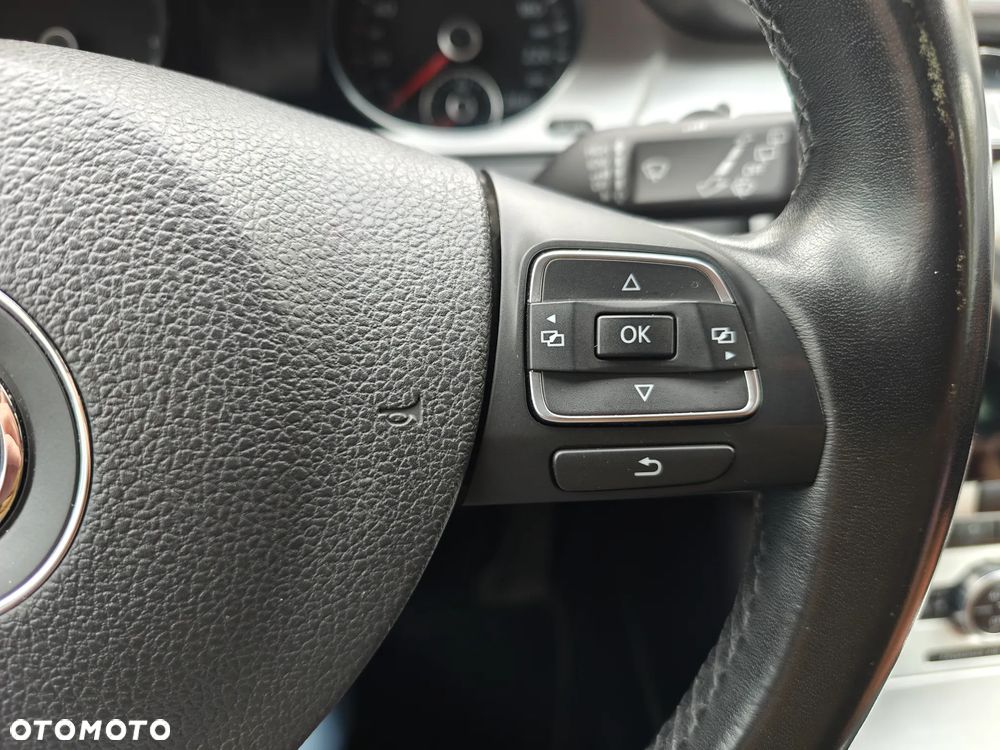 Volkswagen Passat 2.0 TDI Highline - 14