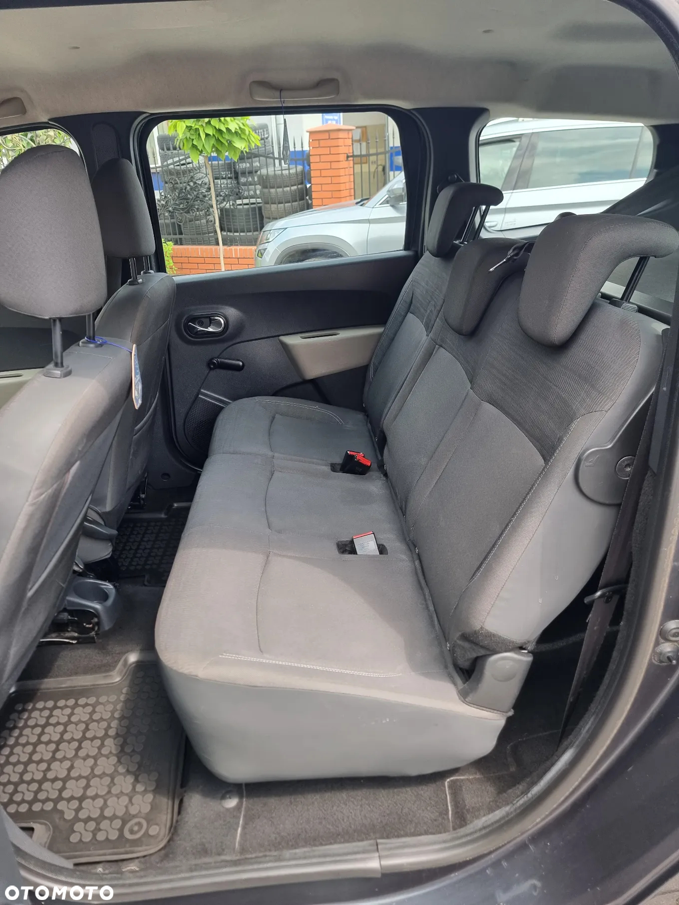 Dacia Lodgy 1.6 Ambiance - 23