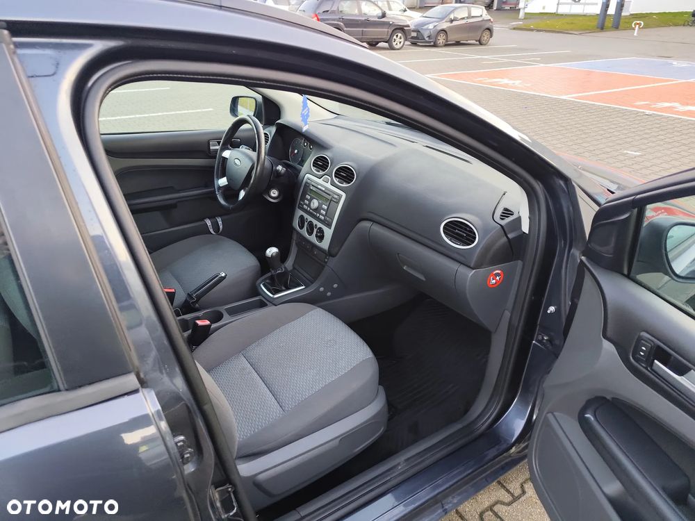 Ford Focus 1.8 Style - 6