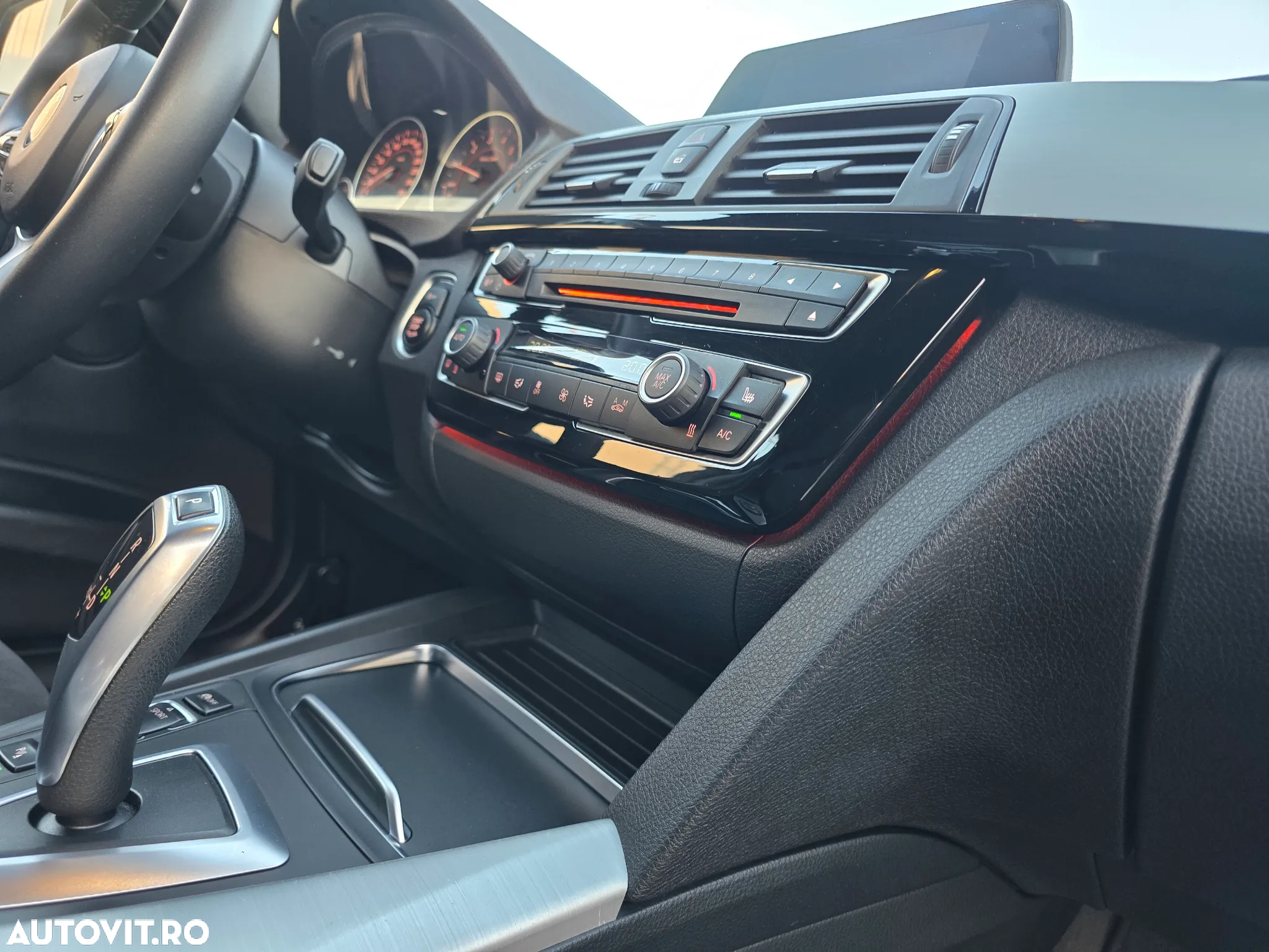 BMW Seria 3 318i Aut. M Sport - 20
