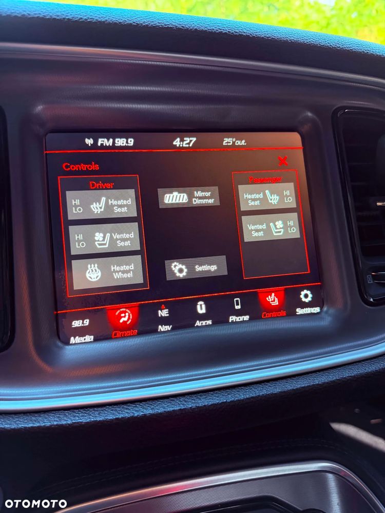 Dodge Challenger 6.4 Scat Pack - 27