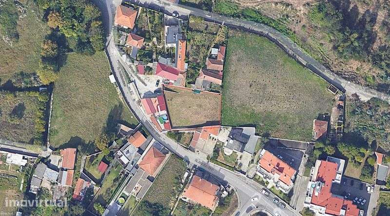 Vende-se terreno 1.000m2 em Francelos