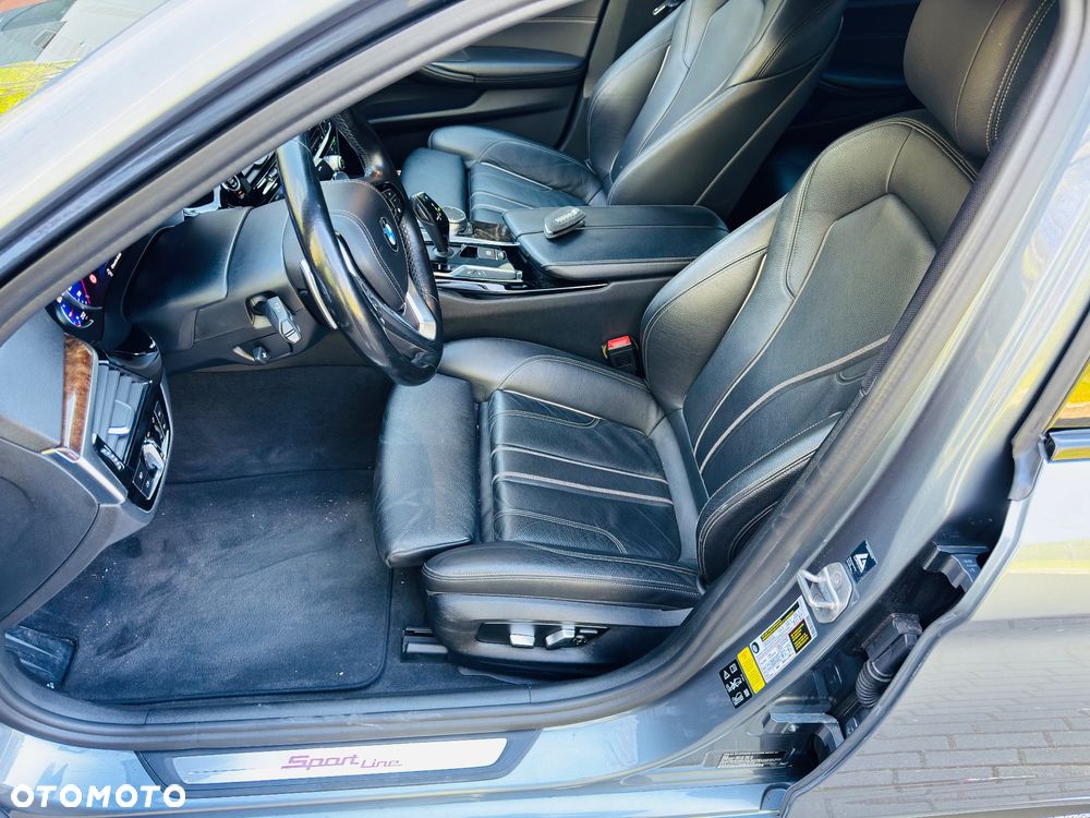 BMW Seria 5 530i xDrive M Sport Edition - 16